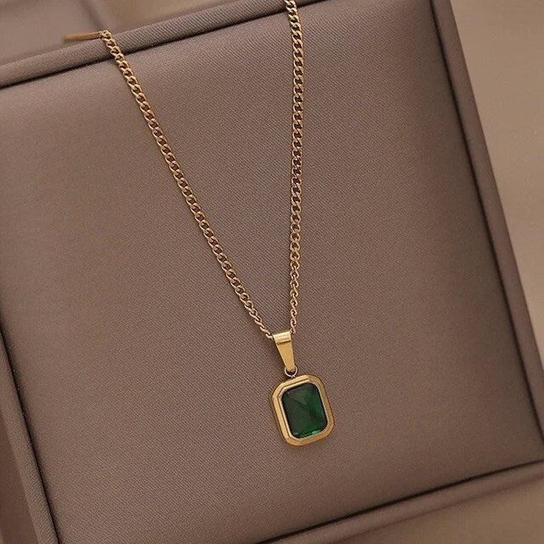 EMERALD NECKLACE