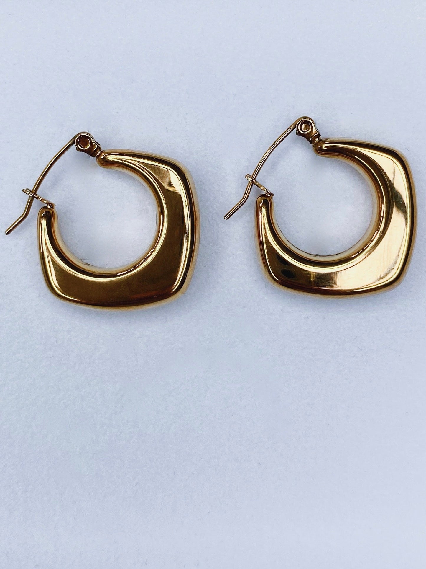 VALERIA GOLD HOOPS