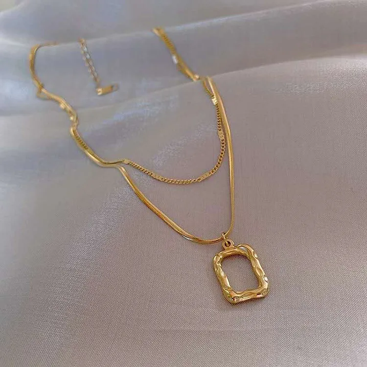 RECTANGLE DROP NECKLACE 18K