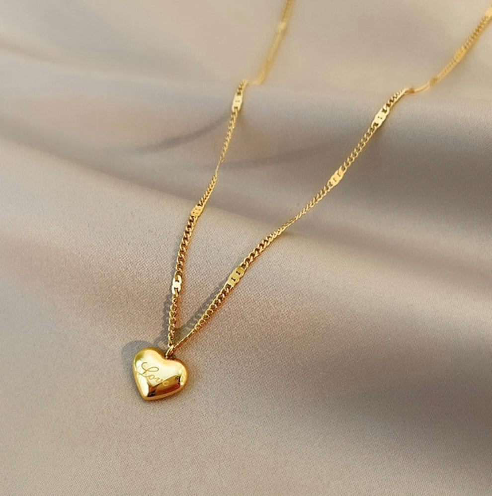 HEART PENDANT NECKLACE